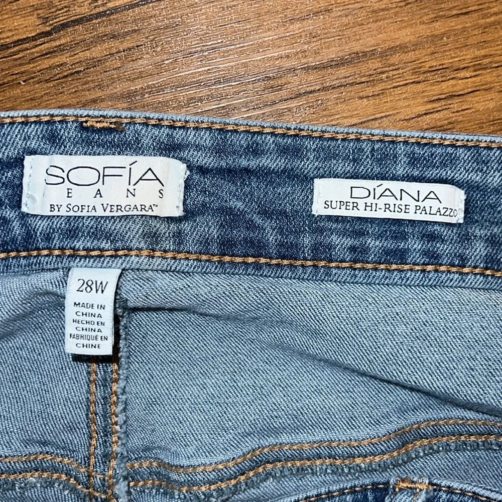 Sofia by Sofia Vergara Diana Style High‎ Rise Palazzo Jeans- 28W